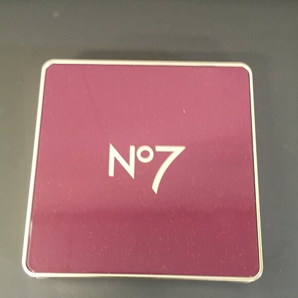 NEW No 7 Pro Artist - The Backstage Glamor Eye Shadow Palette 12.6g 0.44oz - Picture 2 of 2